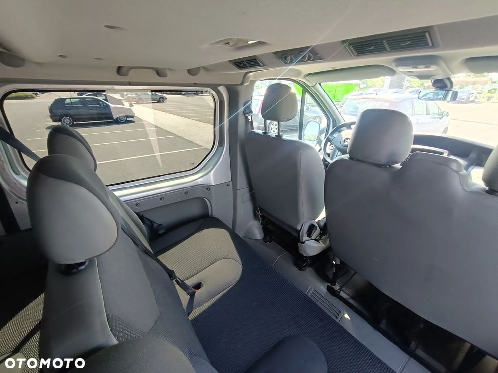 Opel Vivaro - 10