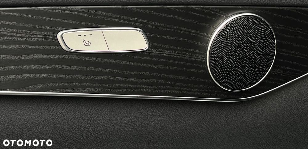 Mercedes-Benz GLC 300 e 4-Matic - 40