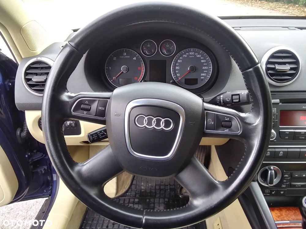 Audi A3 Sportback 2.0 TDI DPF Ambiente - 8