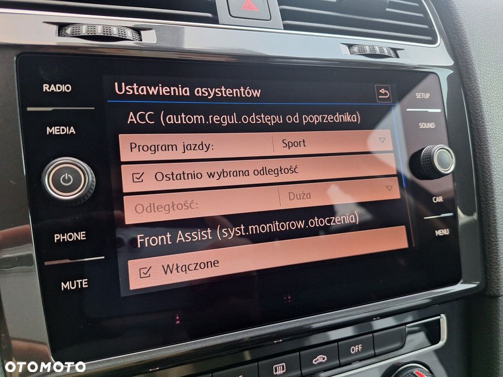 Volkswagen Golf 1.5 TSI BMT Evo Comfortline - 24