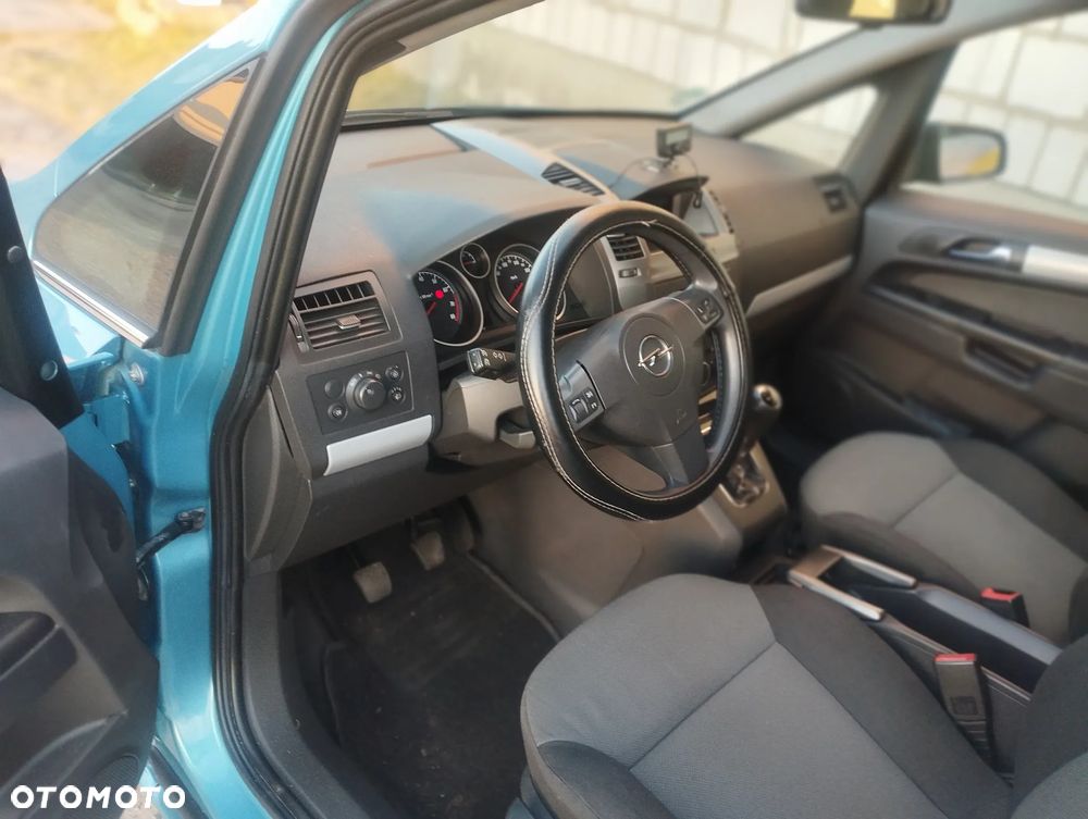 Opel Zafira - 15