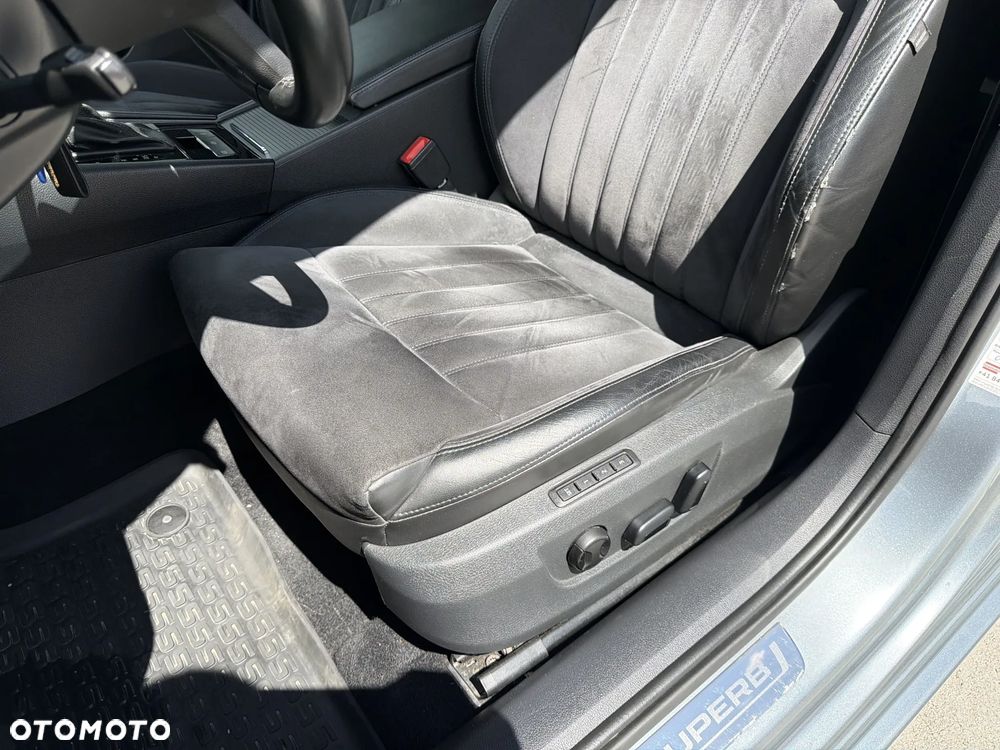 Skoda Superb 2.0 TDI Style DSG - 13