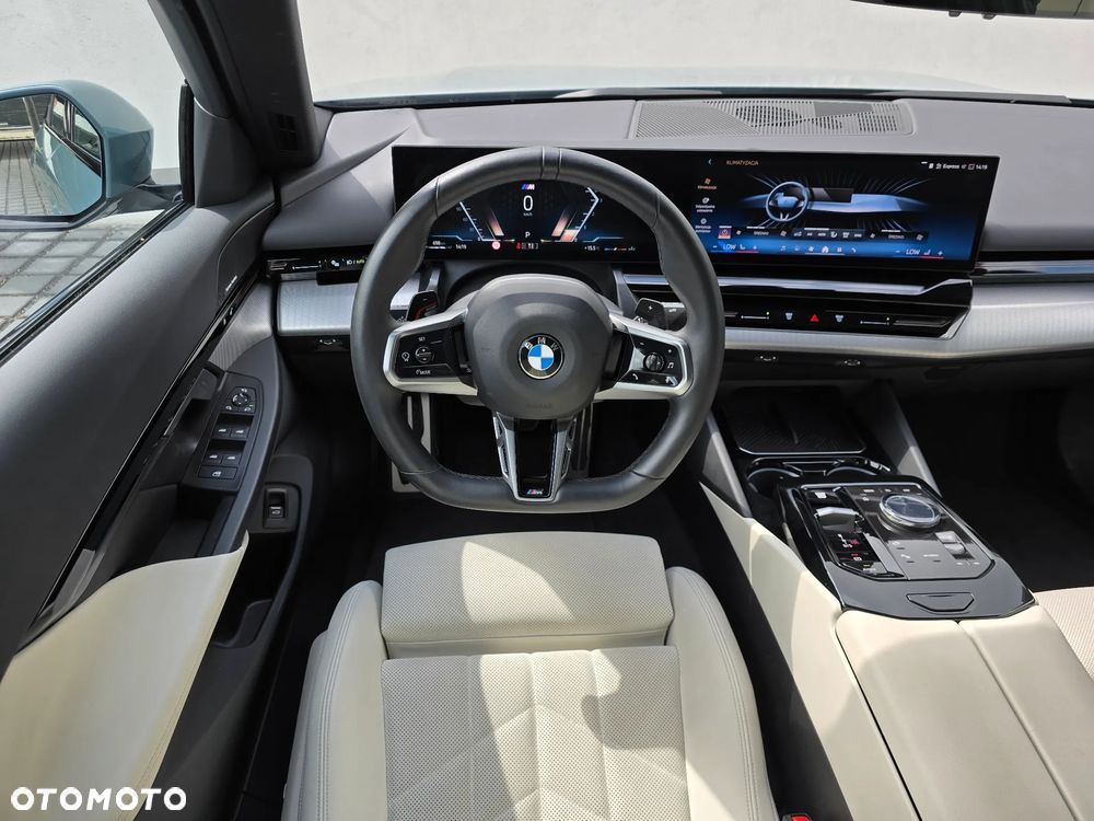 BMW Seria 5 520d xDrive - 10