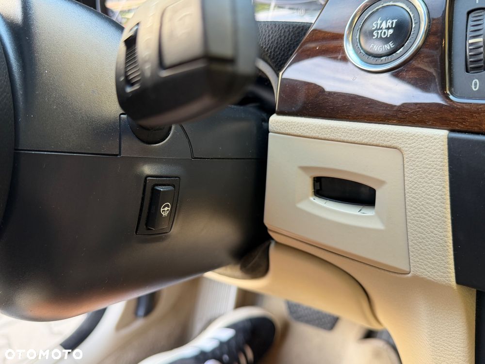 BMW Seria 3 330i - 26
