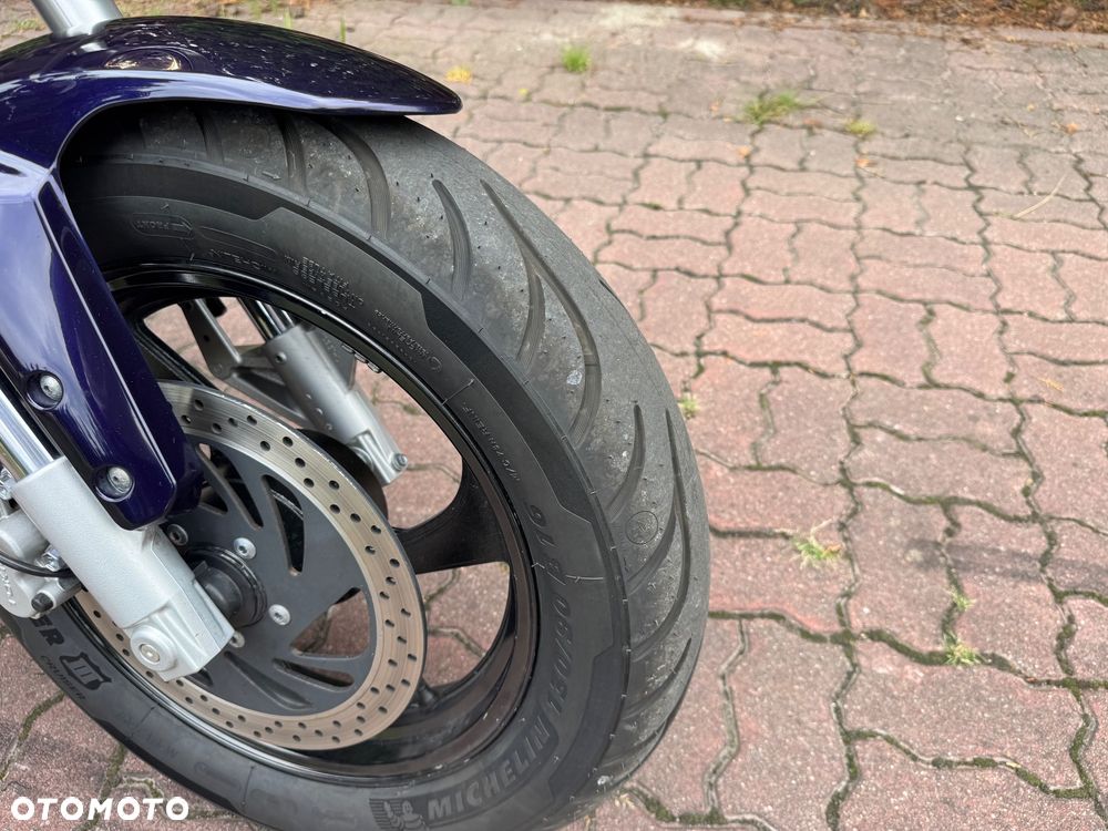 Suzuki Intruder - 7