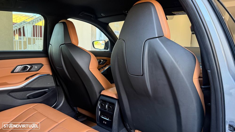 BMW 330 e Pack Desportivo M Pro Auto - 44