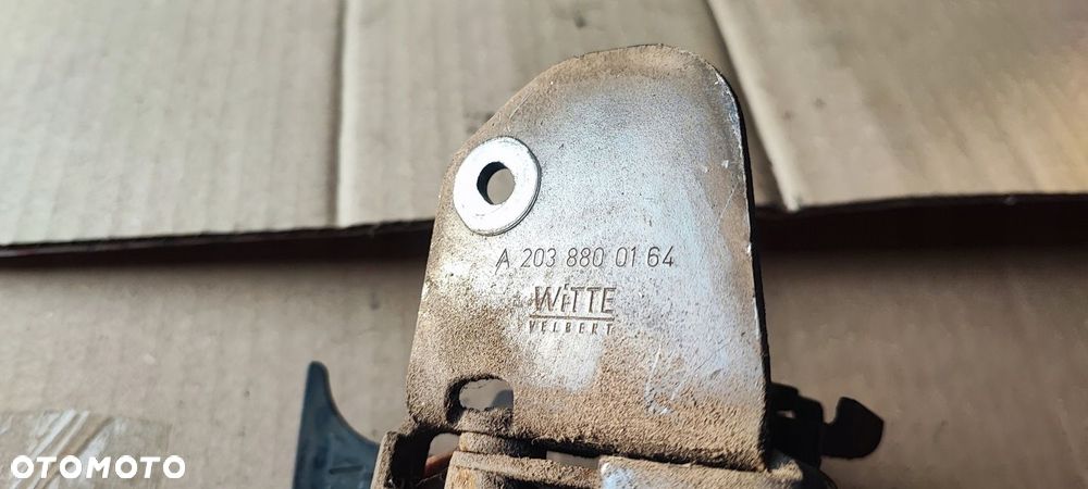 MERCEDES W203 RYGIEL ZAMEK MASKI A2038800164 - 4