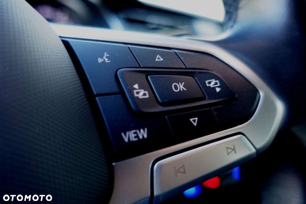 Volkswagen Passat - 13