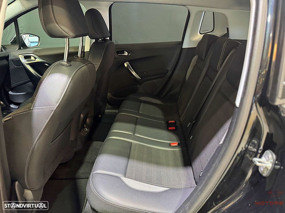 Peugeot 2008 PureTech 130 Allure - 17