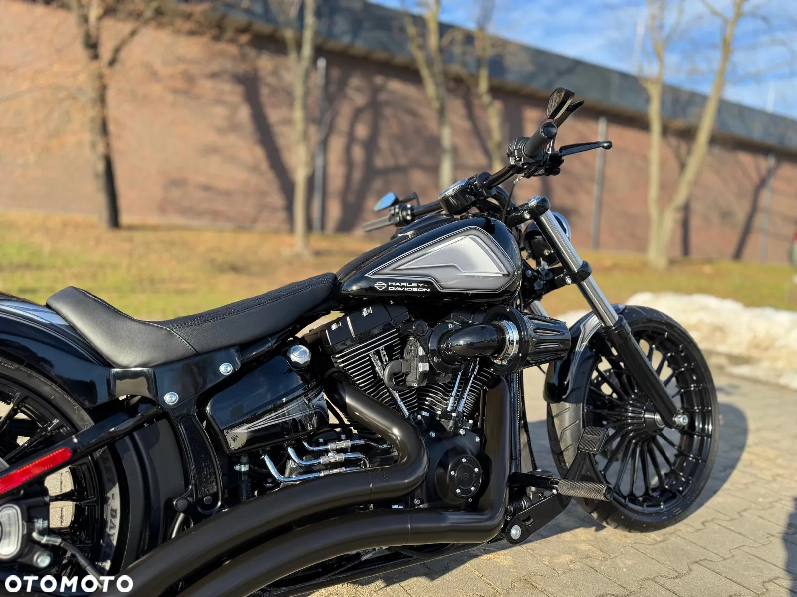 Harley-Davidson Softail Breakout - 7