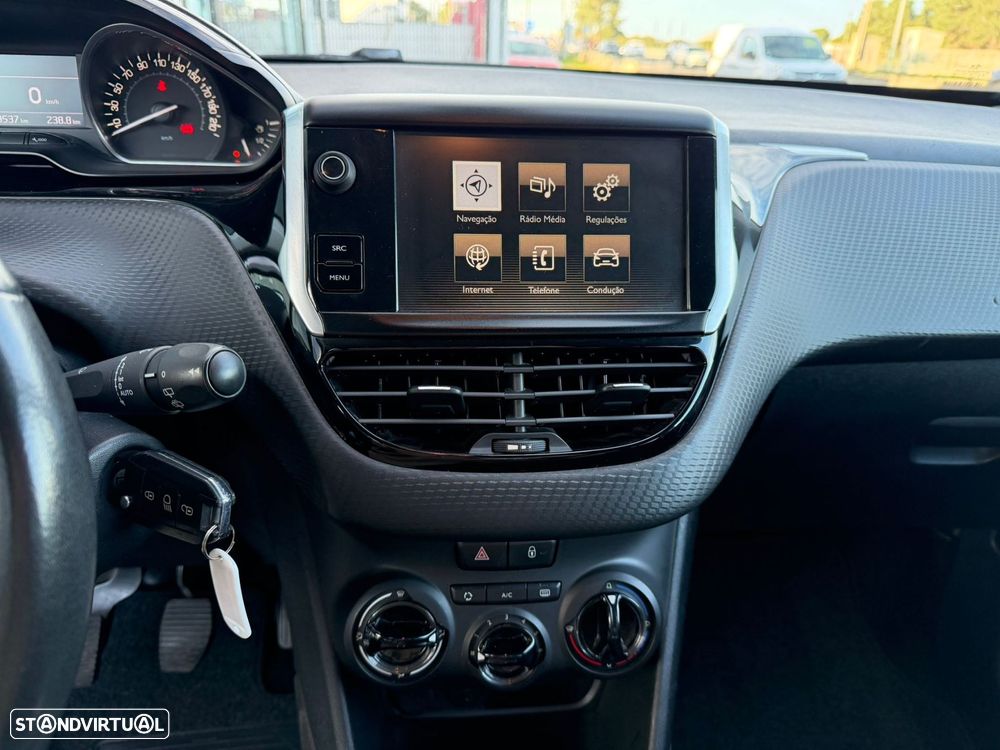 Peugeot 2008 1.2 PureTech Style - 10