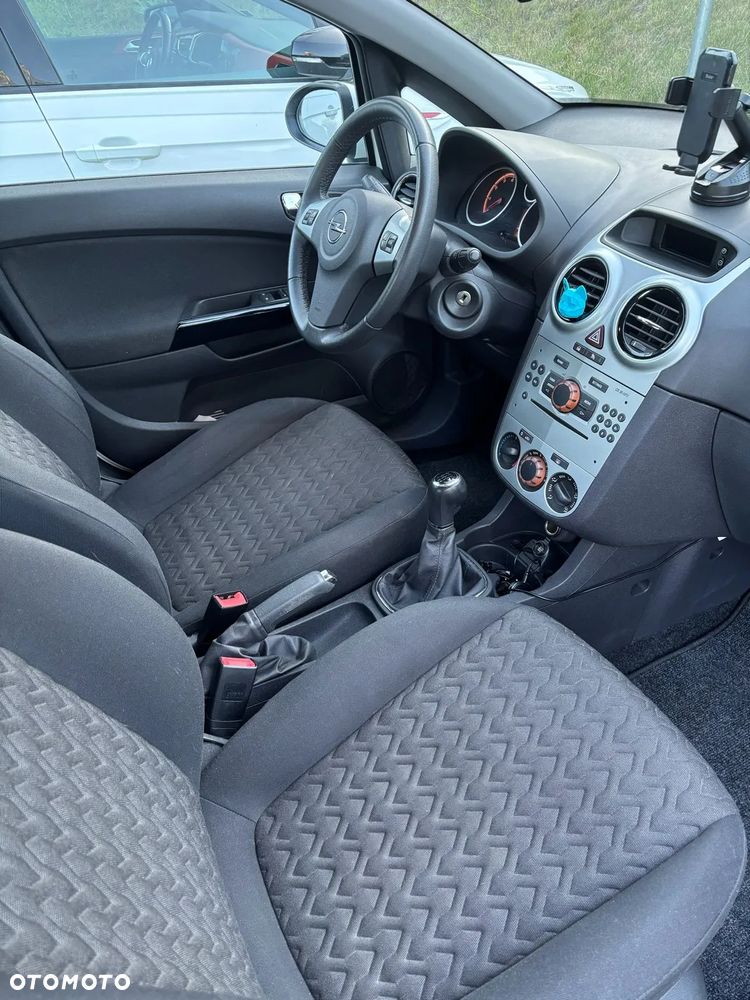 Opel Corsa 1.2 16V Edition / Active - 15