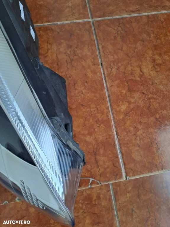 Far stanga dreapta originale Ford Fiesta an 2017-2023 Europa - 6