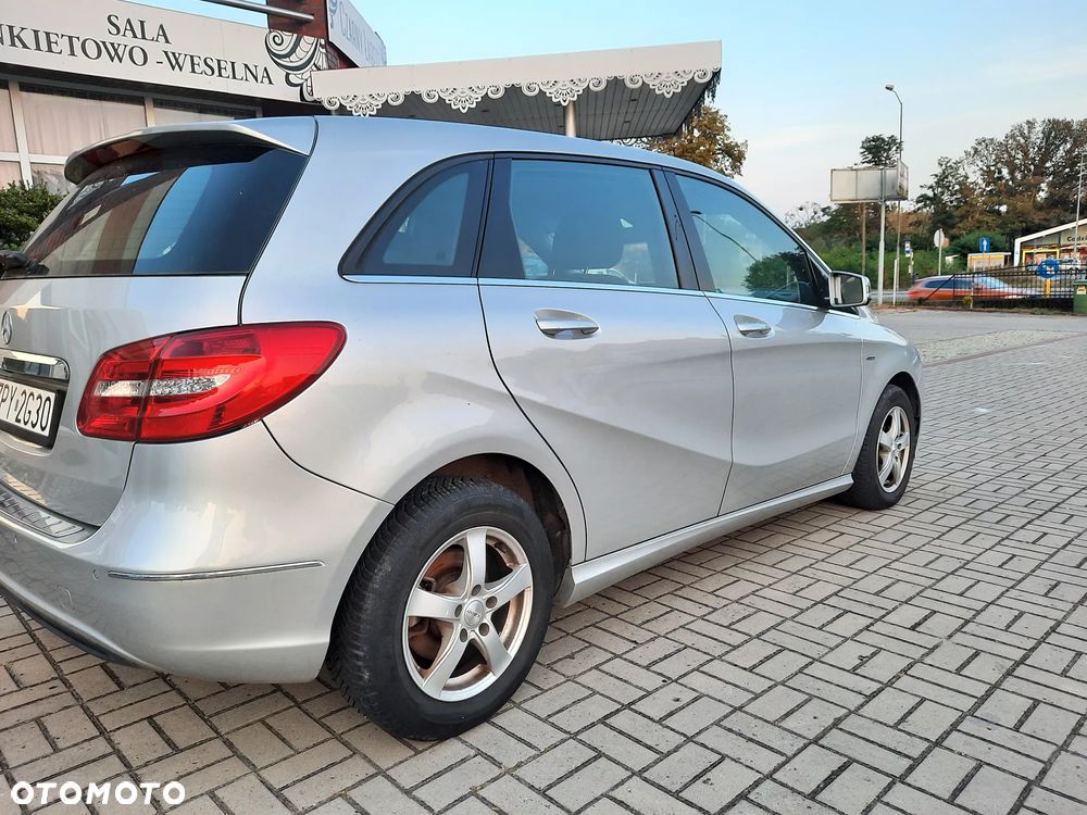 Mercedes-Benz Klasa B 180 (BlueEFFICIENCY) - 4