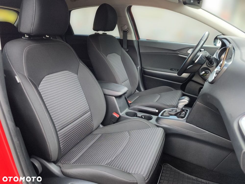 Kia Ceed 1.5 T-GDI M DCT - 11