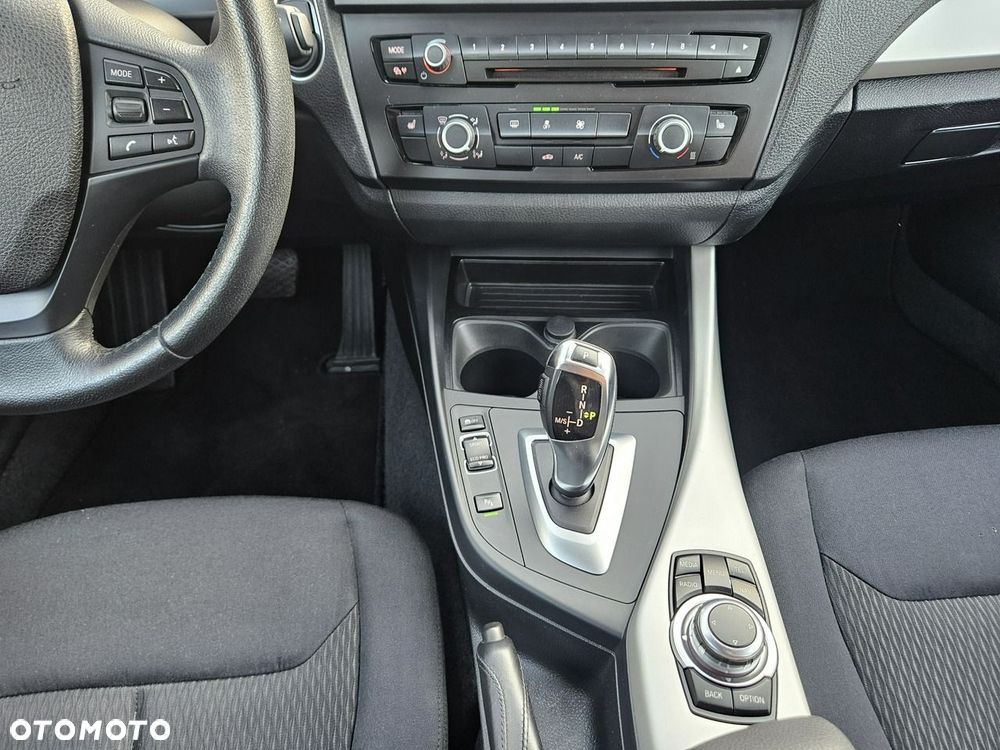 BMW Seria 1 116i Sport Line - 34