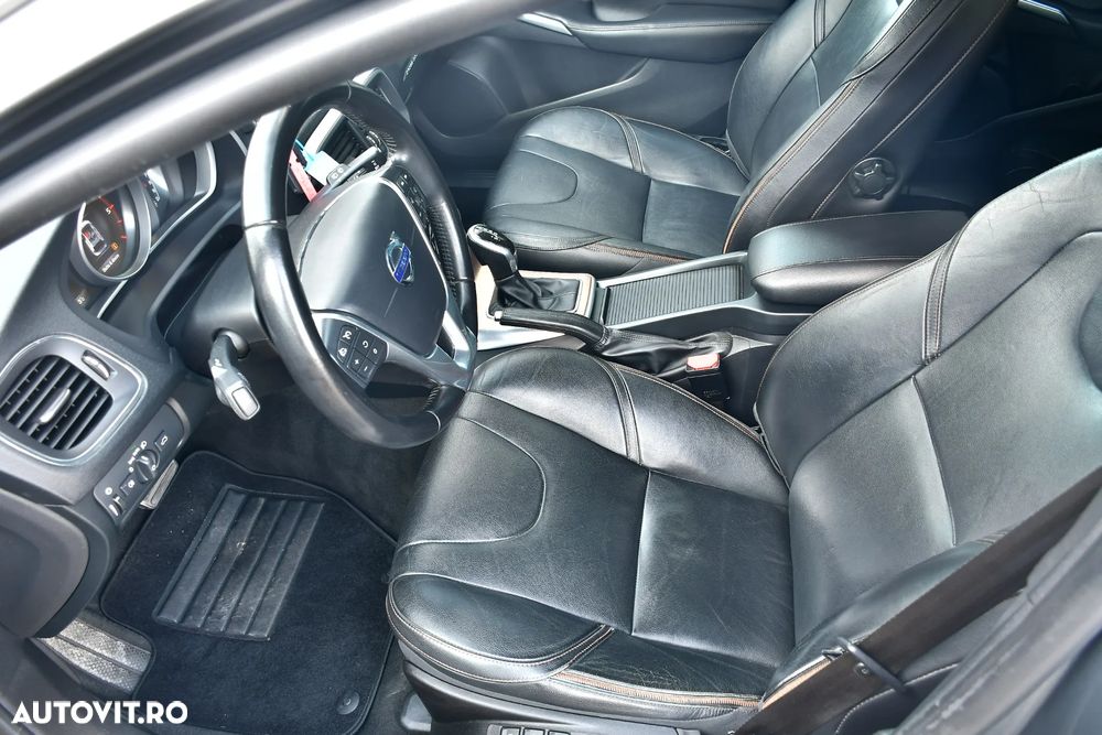 Volvo V40 D3 Geartronic Summum - 15