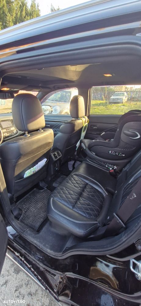 Mitsubishi Outlander PHEV 2.4 L 4X4 Instyle+ - 20