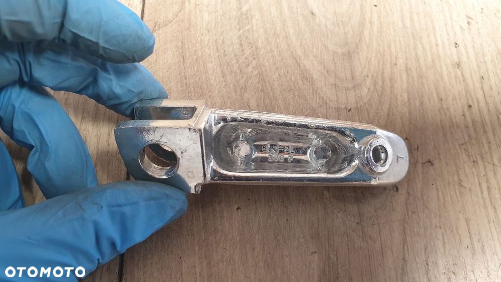 Podnóżek pasażera Suzuki GSX-R750 RF600 RG125 RGV250  43621-32C00 - 8