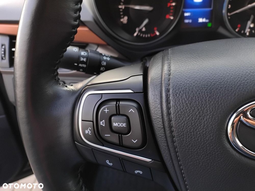 Toyota Avensis 1.8 Premium - 13