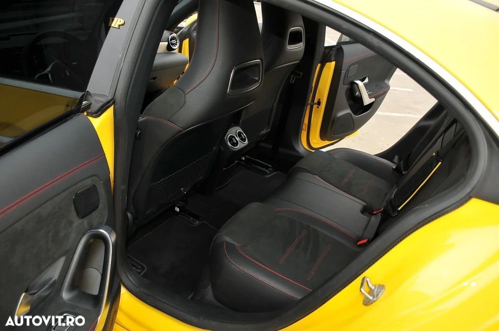 Mercedes-Benz CLA - 12