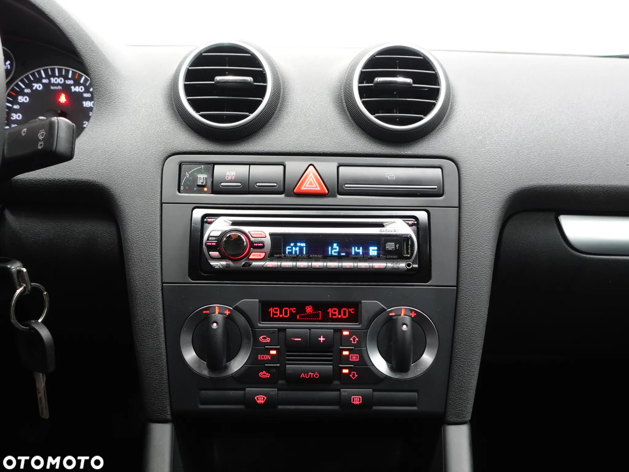 Audi A3 1.6 Ambiente - 34