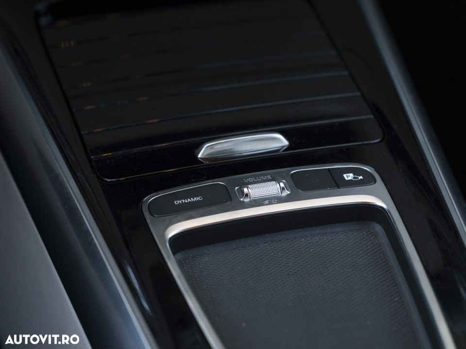 Mercedes-Benz GLA 250 e - 21