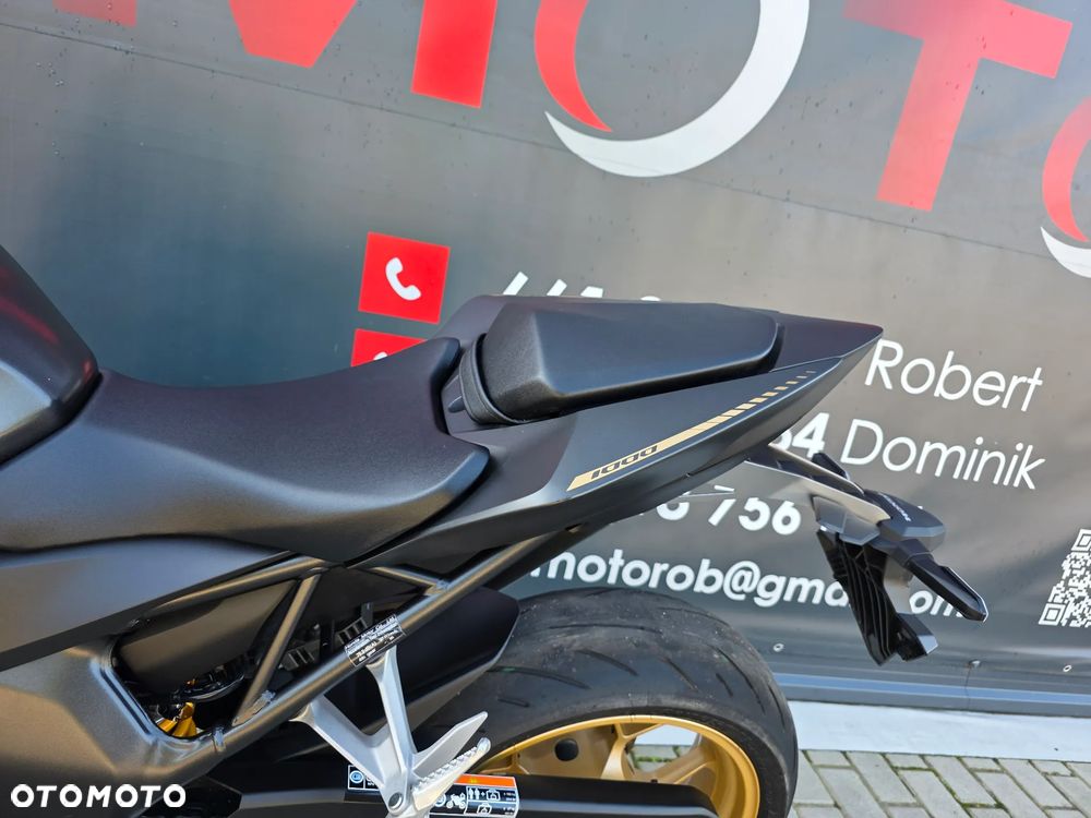 Honda Hornet - 8