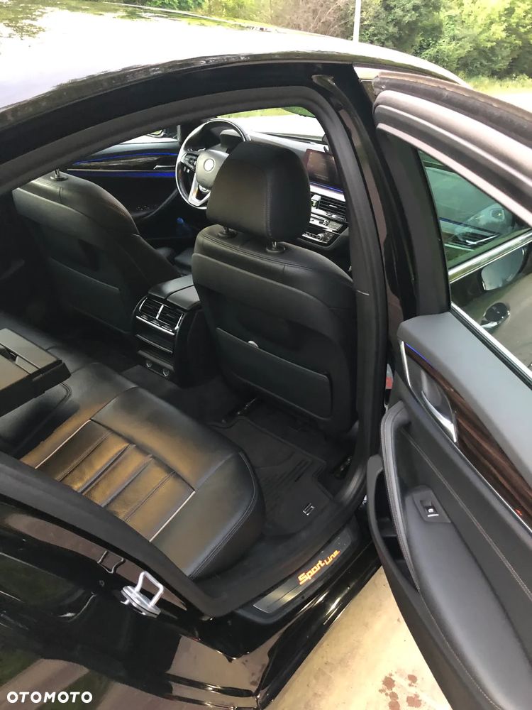 BMW Seria 5 530i xDrive Sport Line - 9