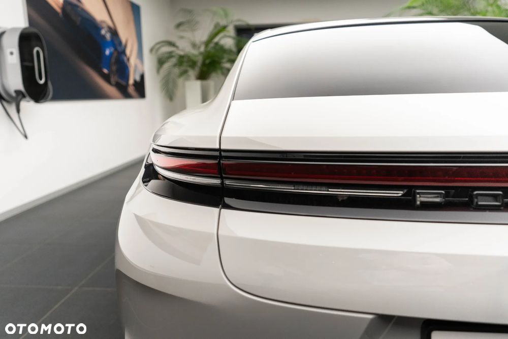 Porsche Panamera - 34
