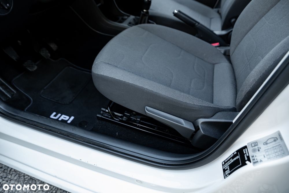 Volkswagen up! 1.0 high - 16