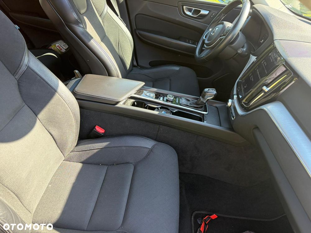 Volvo XC 60 D4 Momentum - 12