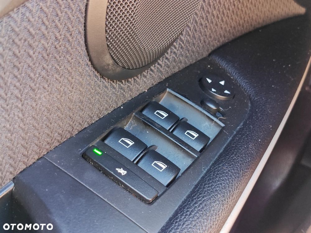 BMW Seria 3 318d Edition Exclusive - 20