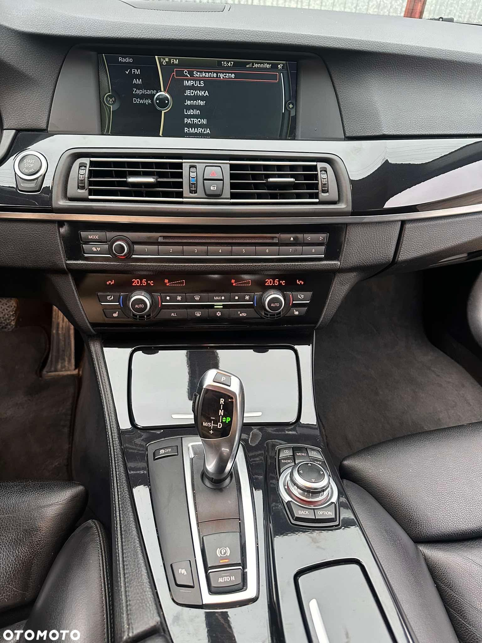 BMW Seria 5 523i Touring - 11