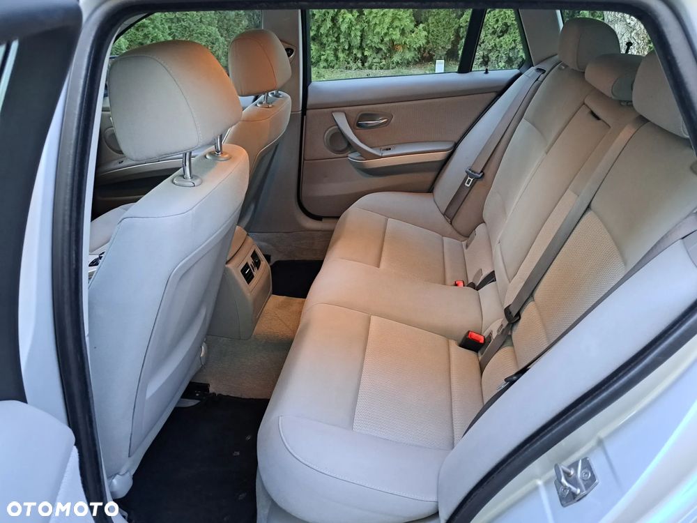 BMW Seria 3 - 16