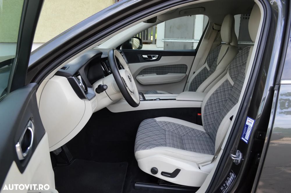 Volvo XC 60 B4 D AWD Ultimate Bright - 23