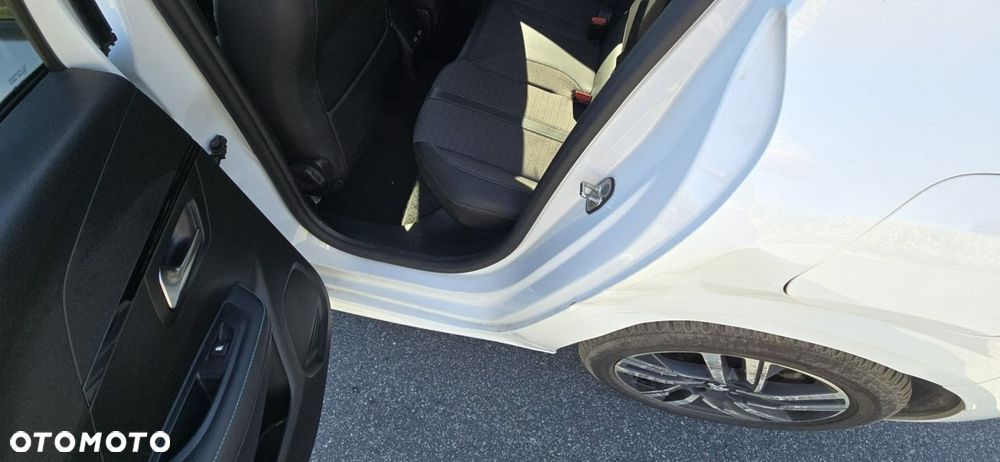 Peugeot 208 - 13