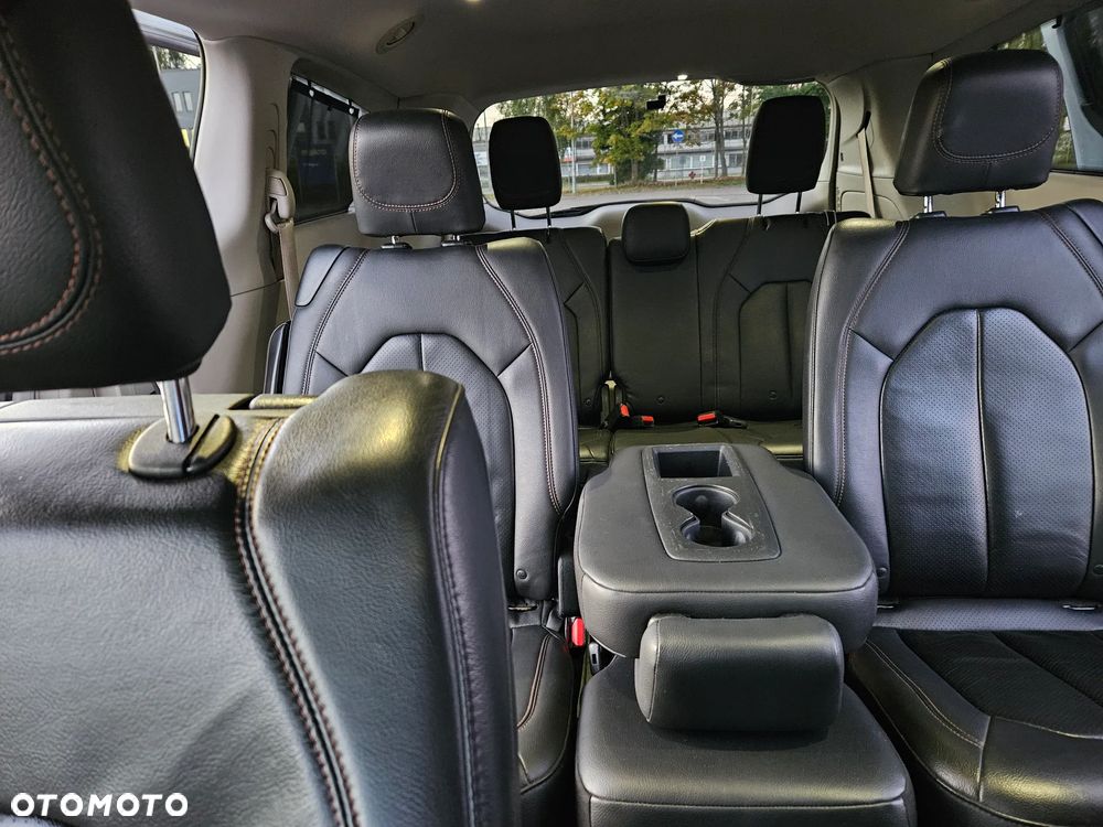 Chrysler Pacifica - 17