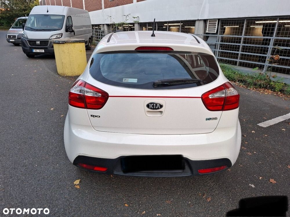 Kia Rio - 3