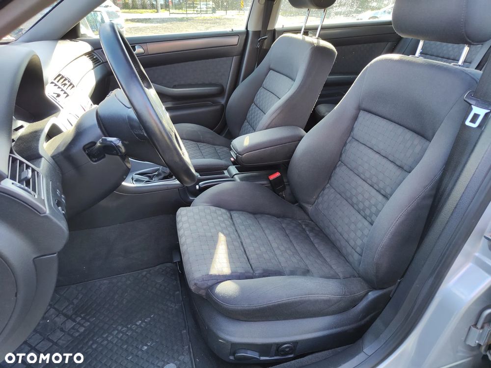 Audi A6 Avant 2.4 quattro - 6