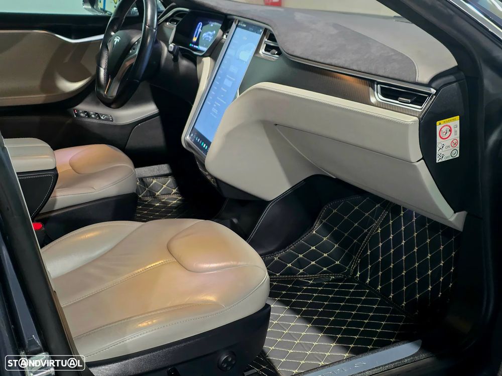 Tesla Model S 85 - 31