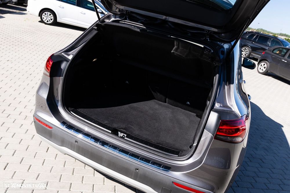 Mercedes-Benz GLA 180 d — fotografia 10