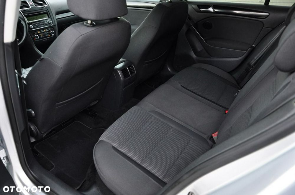 Volkswagen Golf - 24