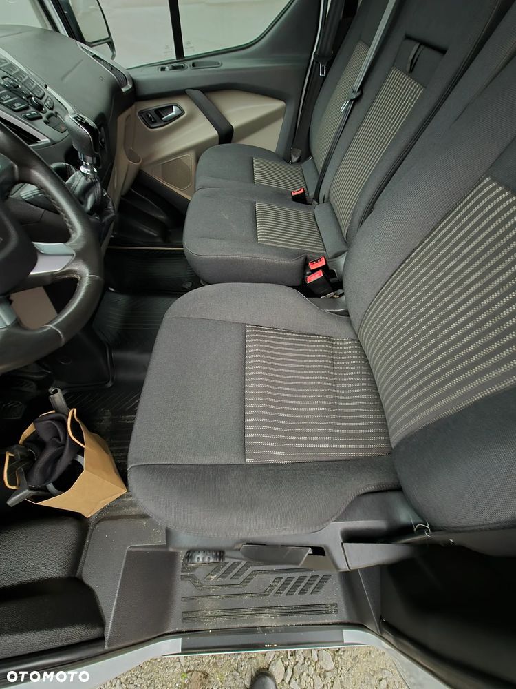 Ford TRANSIT CUSTOM - 11