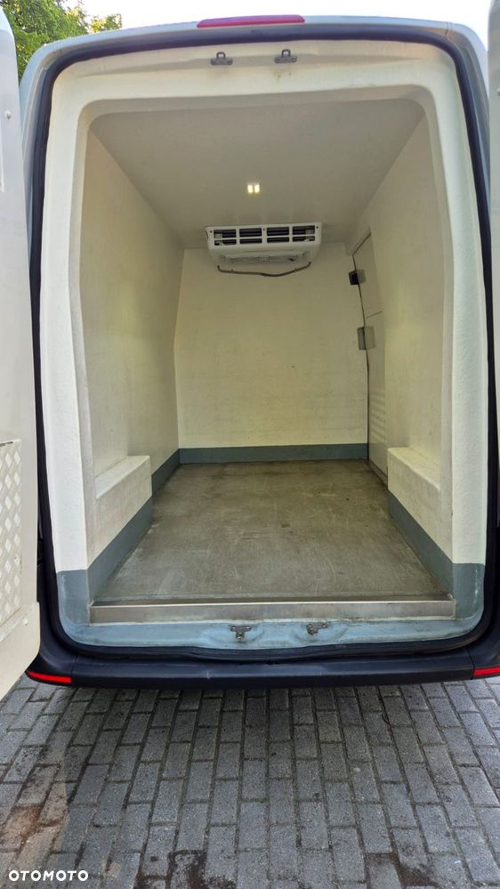 Mercedes-Benz Sprinter - 16