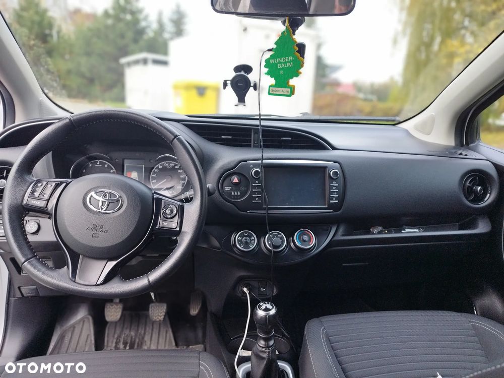 Toyota Yaris 1.5 Premium - 6