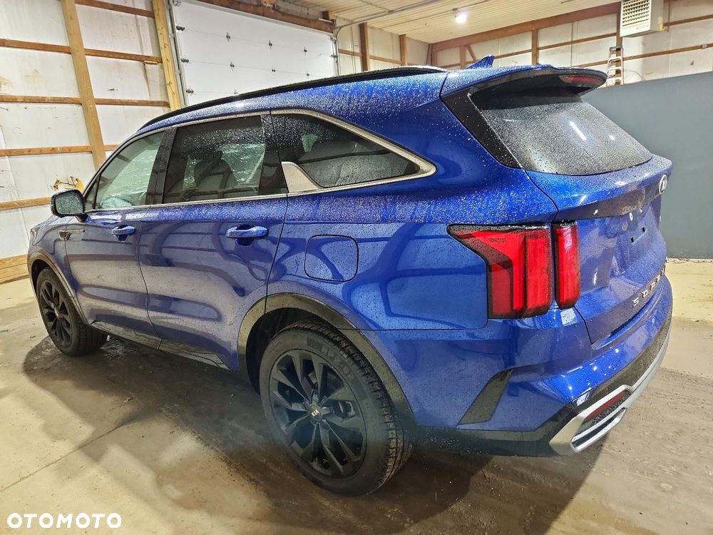 Kia Sorento - 4
