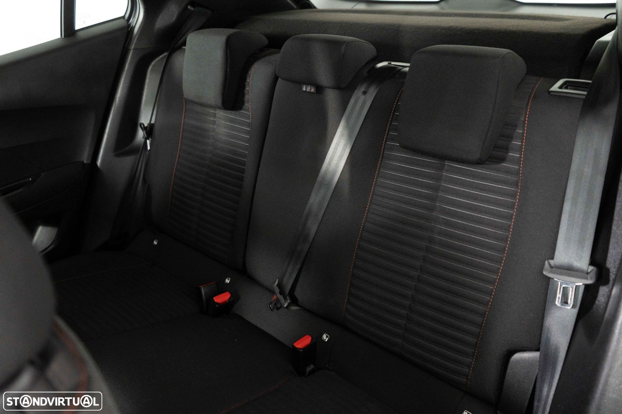 Peugeot 2008 1.2 PureTech Active - 9