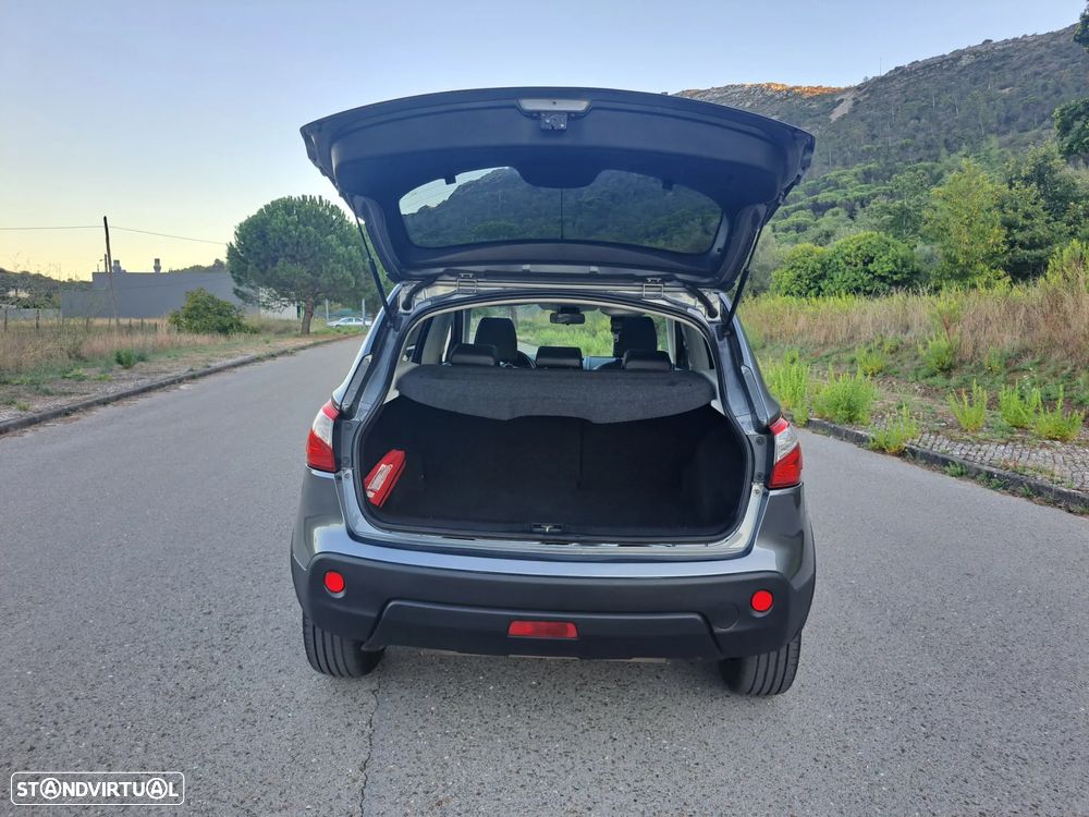 Nissan Qashqai 1.5 dCi N-Connecta 18 - 27