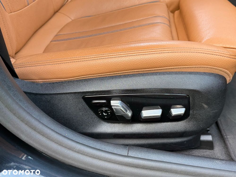 BMW Seria 5 530e iPerformance GPF Luxury Line sport - 13